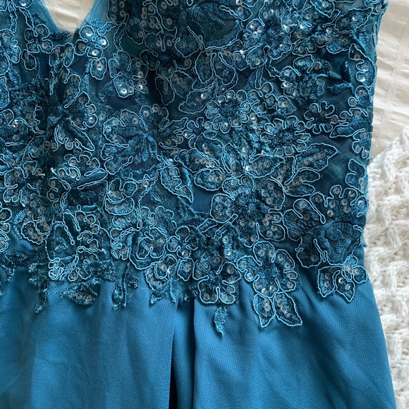 Prom dress with tags - Picture 4 of 7